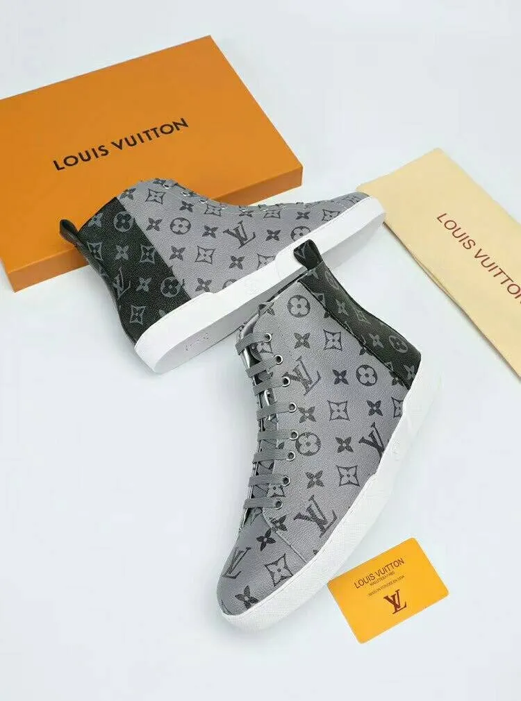 Factory price: 400💰【LV】Official website popular series 🇮🇹🇮🇹1:1 production, selected high-end imported imitation sheepskin lining sheepskin pads, matched with Louis Vuitton Monogram Ecli men's shoes 💰se canvas and pure white rubber soles, extremely simple design, perfect interpretation of the latest inspiration for shoes, classic and fashionable integration, 🔍🔍high quality, worthy of your possession. The bottom car thread will never be unglued. Sellers are welcome to sell as shown in the picture above. We can send one piece on behalf of you. Number of yards: 38-44 (45 yards can be customized)